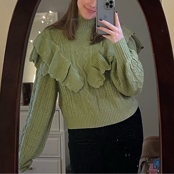 Vestique ruffle mock neck chunky cable knit green sweater festive holiday fall - Picture 2 of 5